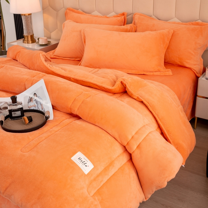 91家纺网 家纺一手货源 找家纺 暖芯家纺 2025新款加厚保暖牛奶绒冬被 橘色