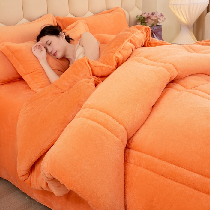 91家纺网 家纺一手货源 找家纺 暖芯家纺 2025新款加厚保暖牛奶绒冬被 橘色