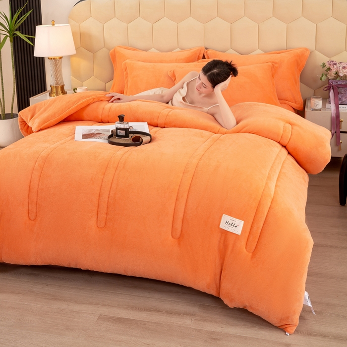 91家纺网 家纺一手货源 找家纺 暖芯家纺 2025新款加厚保暖牛奶绒冬被 橘色