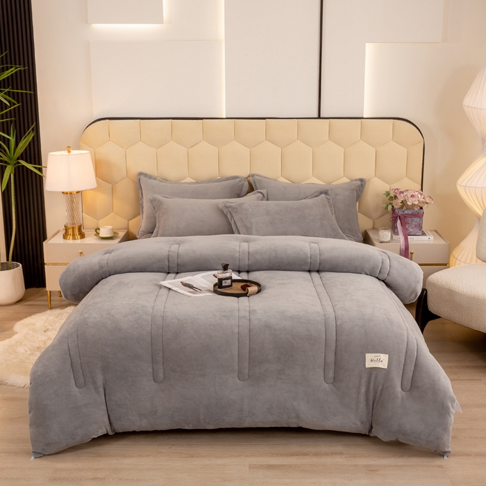 91家纺网 家纺一手货源 找家纺 暖芯家纺 2025新款加厚保暖牛奶绒冬被 浅灰