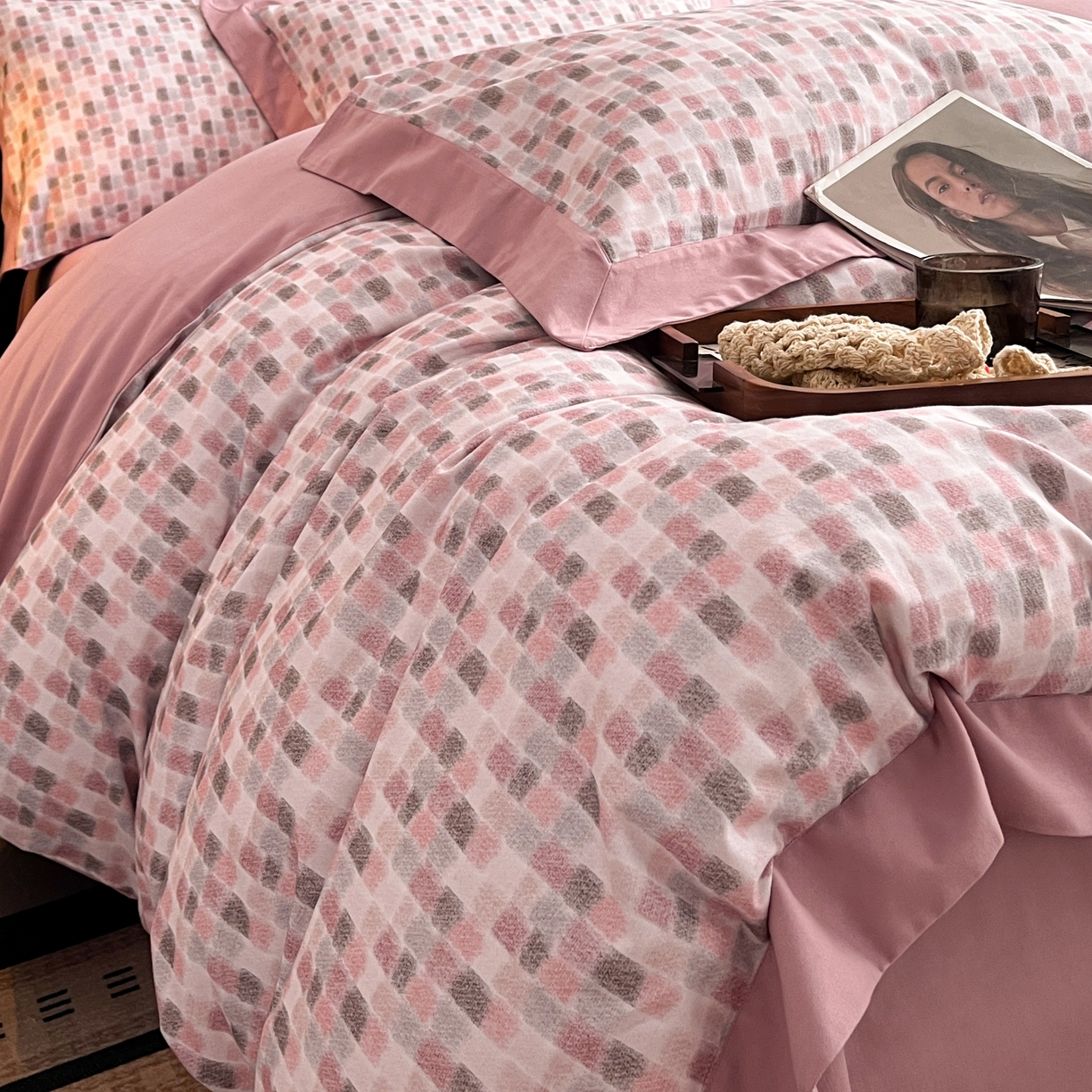 91家纺网 家纺一手货源 找家纺 慕晨 2025新款全棉纯棉磨毛轻奢数码印花直播热款四件套 随感