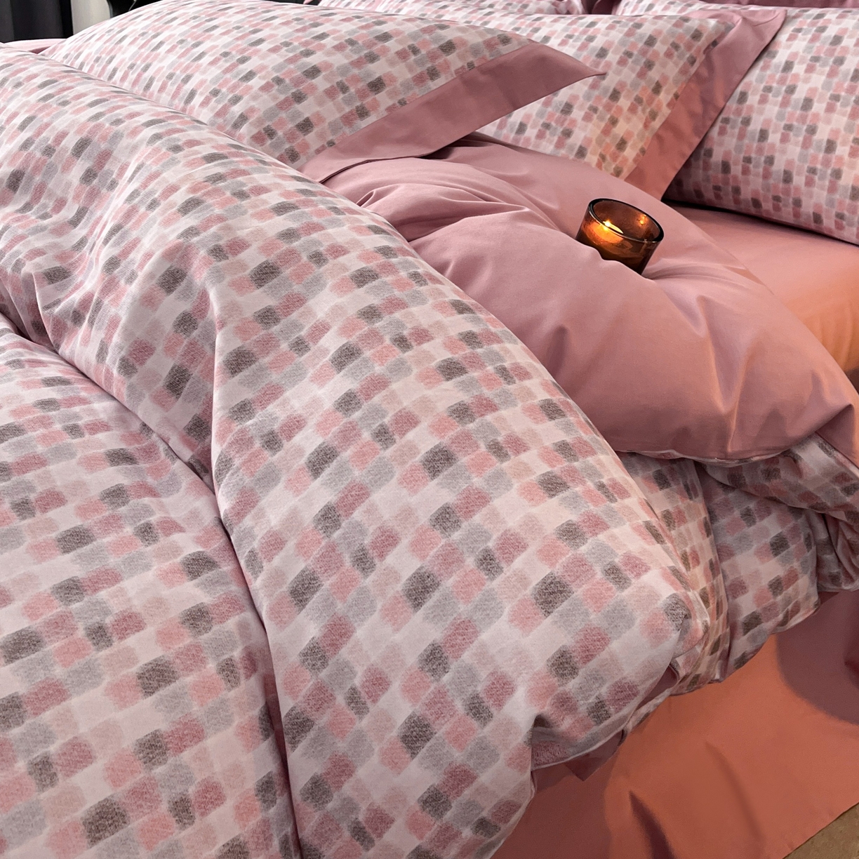 91家纺网 家纺一手货源 找家纺 慕晨 2025新款全棉纯棉磨毛轻奢数码印花直播热款四件套 随感