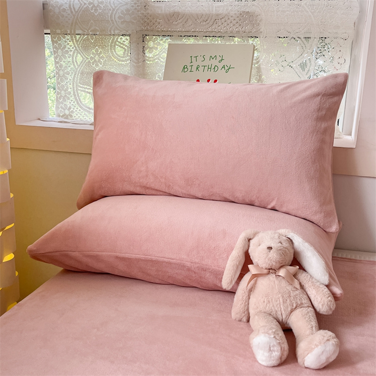 91家纺网 家纺一手货源 找家纺 绒裕家纺 2025秋冬新款230克8.5斤金貂绒牛奶绒四件套床单被套直播热款四件套 樱花粉