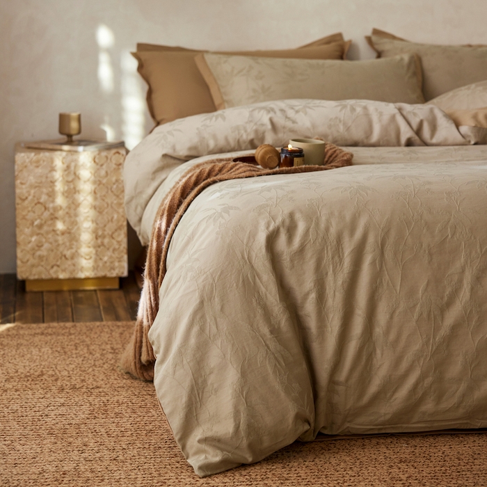 91家纺网 家纺一手货源 找家纺 安莱生活 2025新款A类高定款新疆长绒棉提花拼角磨毛四件套-科罗拉 科罗拉-光巢