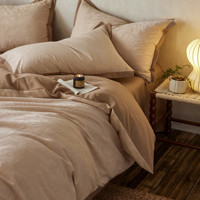 91家纺网 家纺一手货源 找家纺 安莱生活 2025新款A类高定款新疆长绒棉提花拼角磨毛四件套-科罗拉 科罗拉-小酣