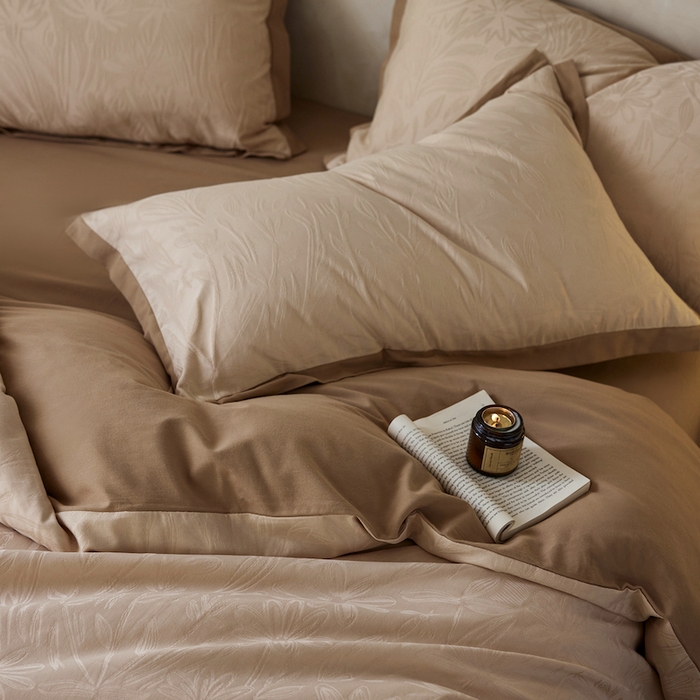 91家纺网 家纺一手货源 找家纺 安莱生活 2025新款A类高定款新疆长绒棉提花拼角磨毛四件套-科罗拉 科罗拉-小酣