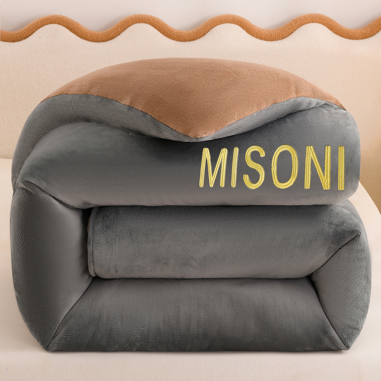 91家纺网 家纺一手货源 找家纺 （总）锦逸家居 2025新款亲肤舒适牛奶绒羽丝棉冬被被子被芯