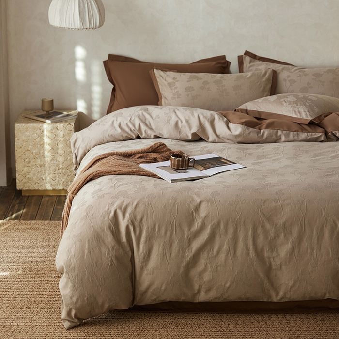 91家纺网 家纺一手货源 找家纺 安莱生活 2025新款A类高定款新疆长绒棉提花拼角磨毛四件套-科罗拉 科罗拉-棕缈