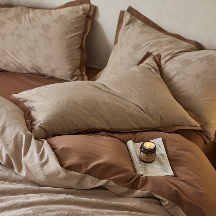 91家纺网 家纺一手货源 找家纺 安莱生活 2025新款A类高定款新疆长绒棉提花拼角磨毛四件套-科罗拉 科罗拉-棕缈