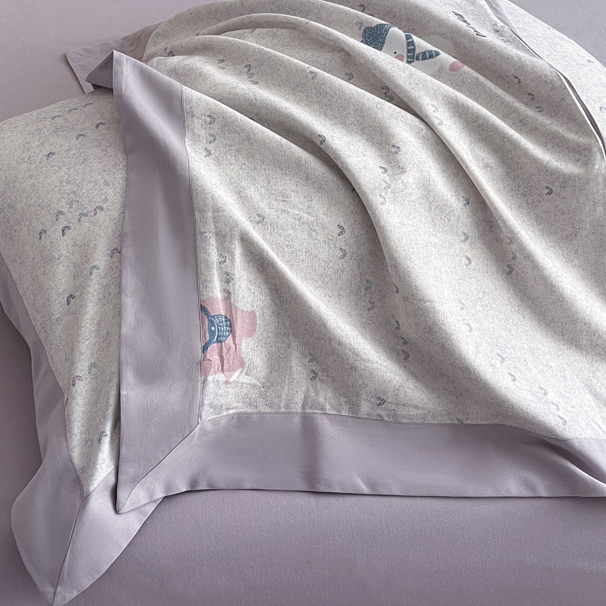 91家纺网 家纺一手货源 找家纺 慕晨 2025新款全棉纯棉磨毛轻奢数码印花直播热款四件套 幸福熊