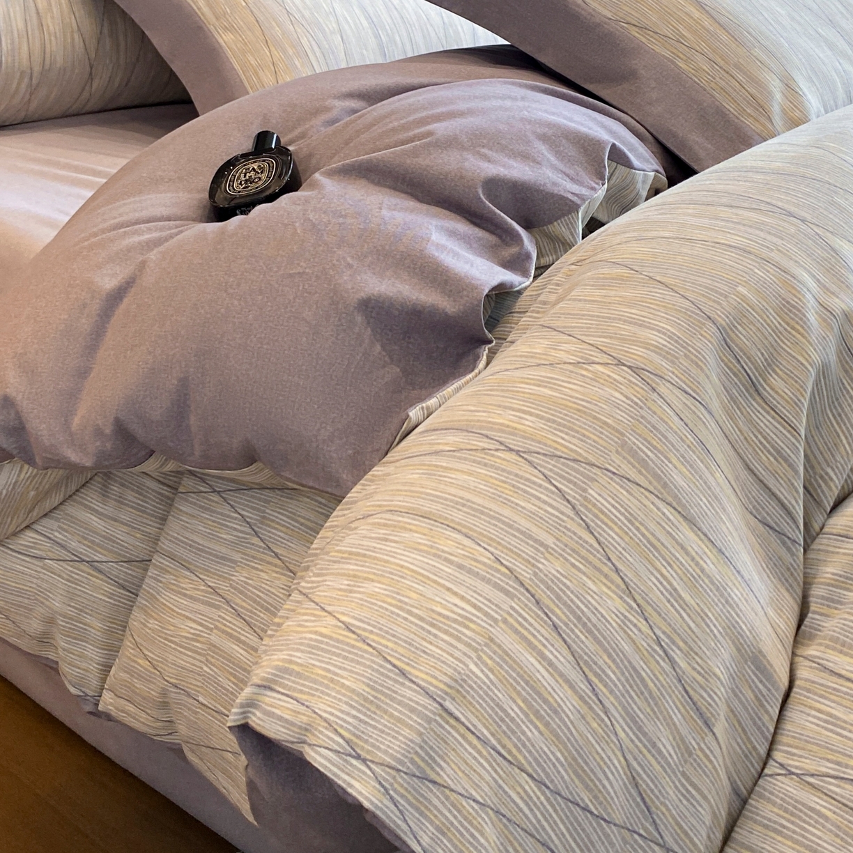 91家纺网 家纺一手货源 找家纺 慕晨 2025新款全棉纯棉磨毛轻奢数码印花直播热款四件套 寻意