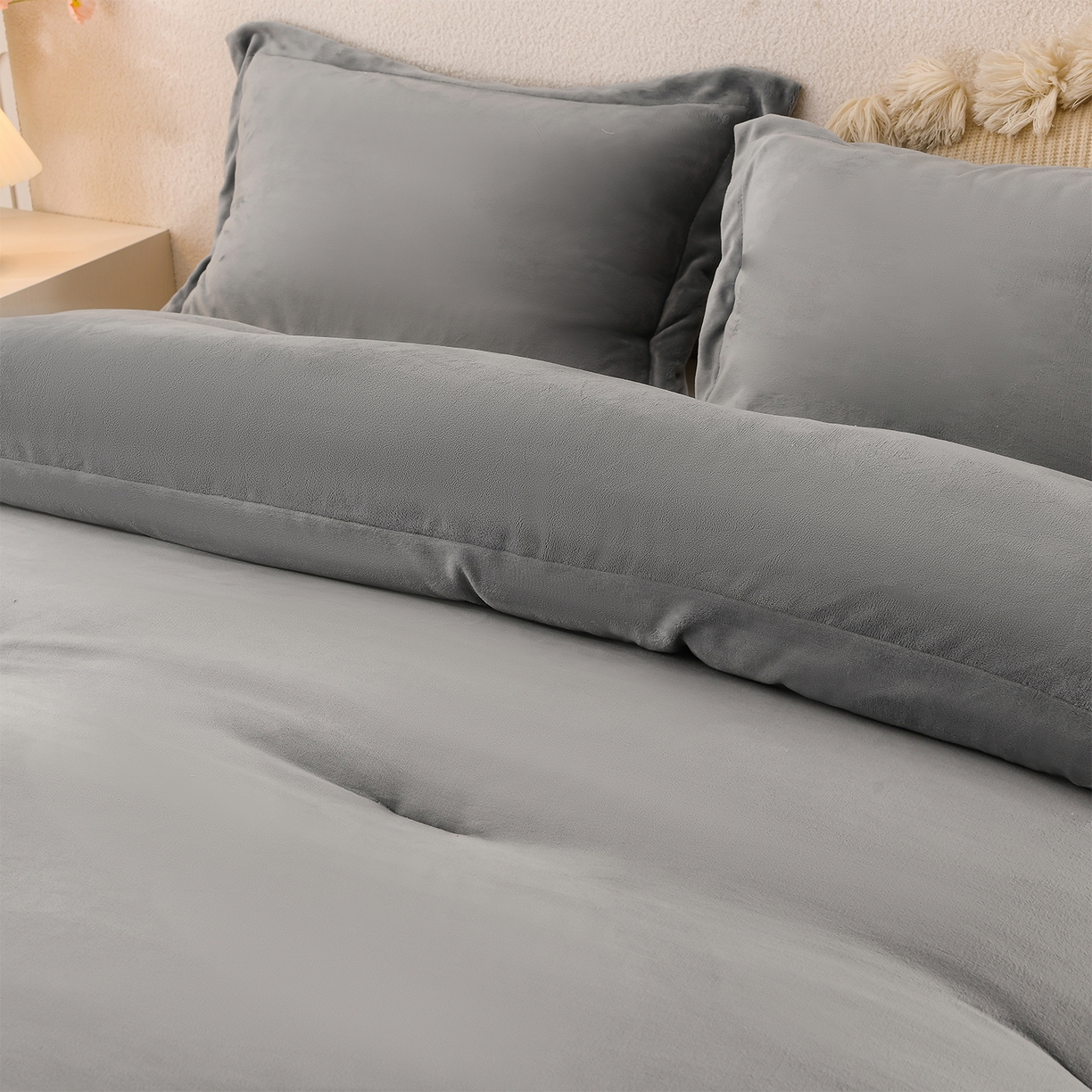 91家纺网 家纺一手货源 找家纺 锦逸家居 2025新款亲肤舒适牛奶绒羽丝棉冬被被子被芯 烟灰