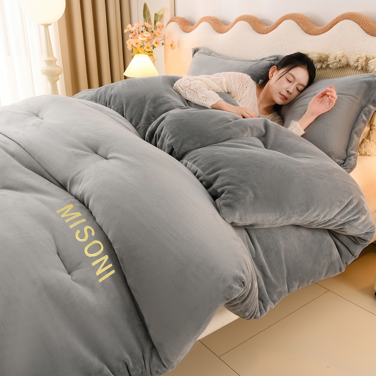 锦逸家居 2025新款亲肤舒适牛奶绒羽丝棉冬被被子被芯 烟灰