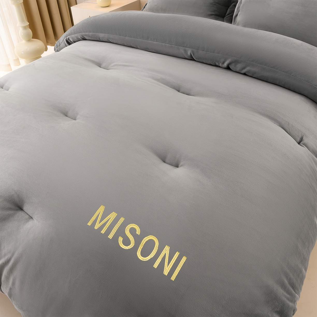 91家纺网 家纺一手货源 找家纺 锦逸家居 2025新款亲肤舒适牛奶绒羽丝棉冬被被子被芯 烟灰