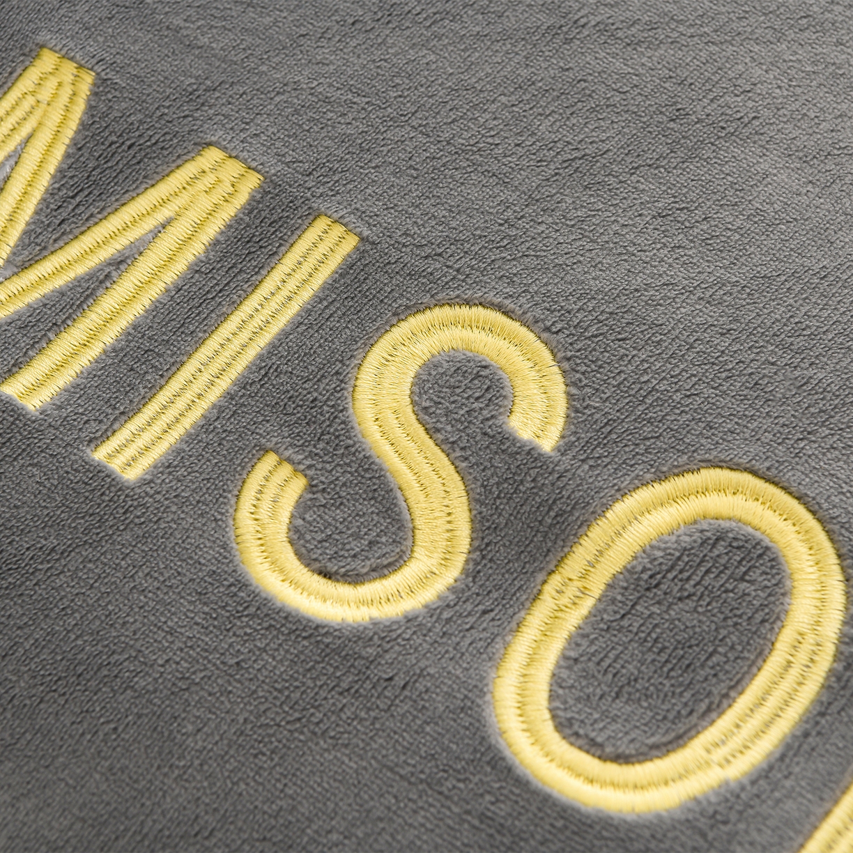 91家纺网 家纺一手货源 找家纺 锦逸家居 2025新款亲肤舒适牛奶绒羽丝棉冬被被子被芯 烟灰