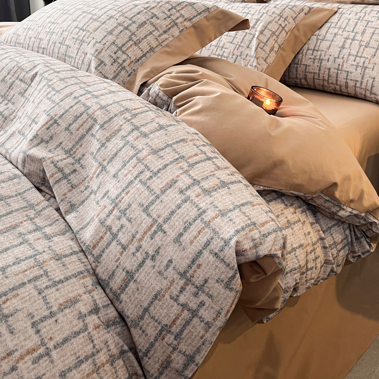 91家纺网 家纺一手货源 找家纺 慕晨 2025新款全棉纯棉磨毛轻奢数码印花直播热款四件套 追影