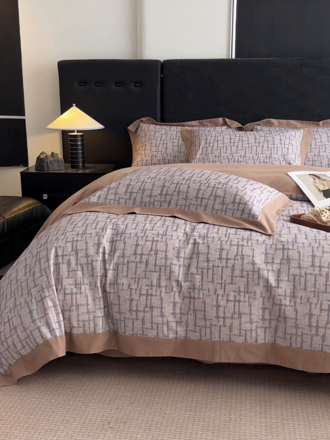 91家纺网 家纺一手货源 找家纺 慕晨 2025新款全棉纯棉磨毛轻奢数码印花直播热款四件套 追影