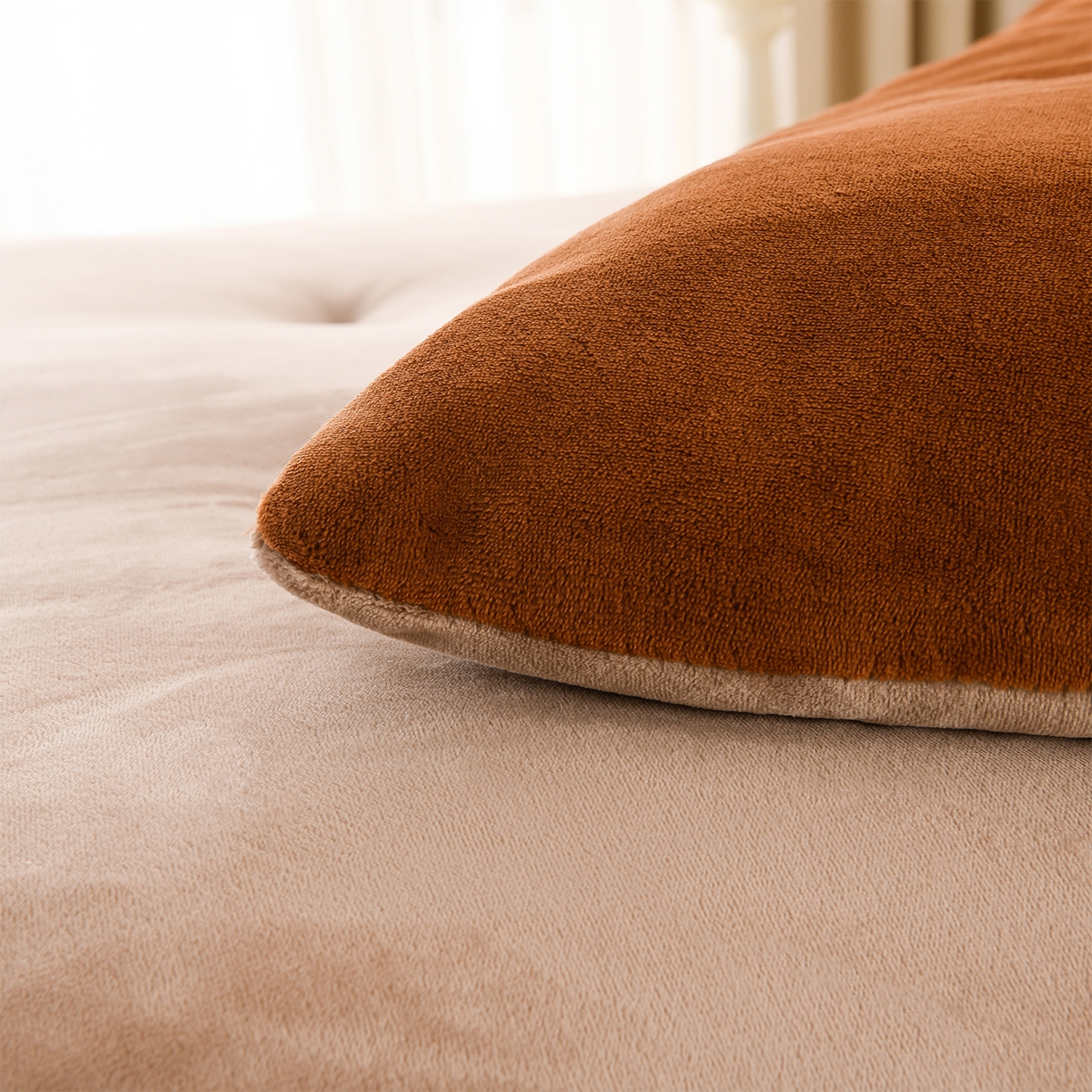 91家纺网 家纺一手货源 找家纺 锦逸家居 2025新款亲肤舒适牛奶绒羽丝棉冬被被子被芯 米驼+深棕