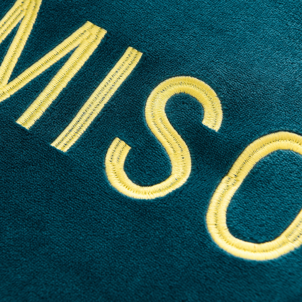 91家纺网 家纺一手货源 找家纺 锦逸家居 2025新款亲肤舒适牛奶绒羽丝棉冬被被子被芯 墨绿+深棕