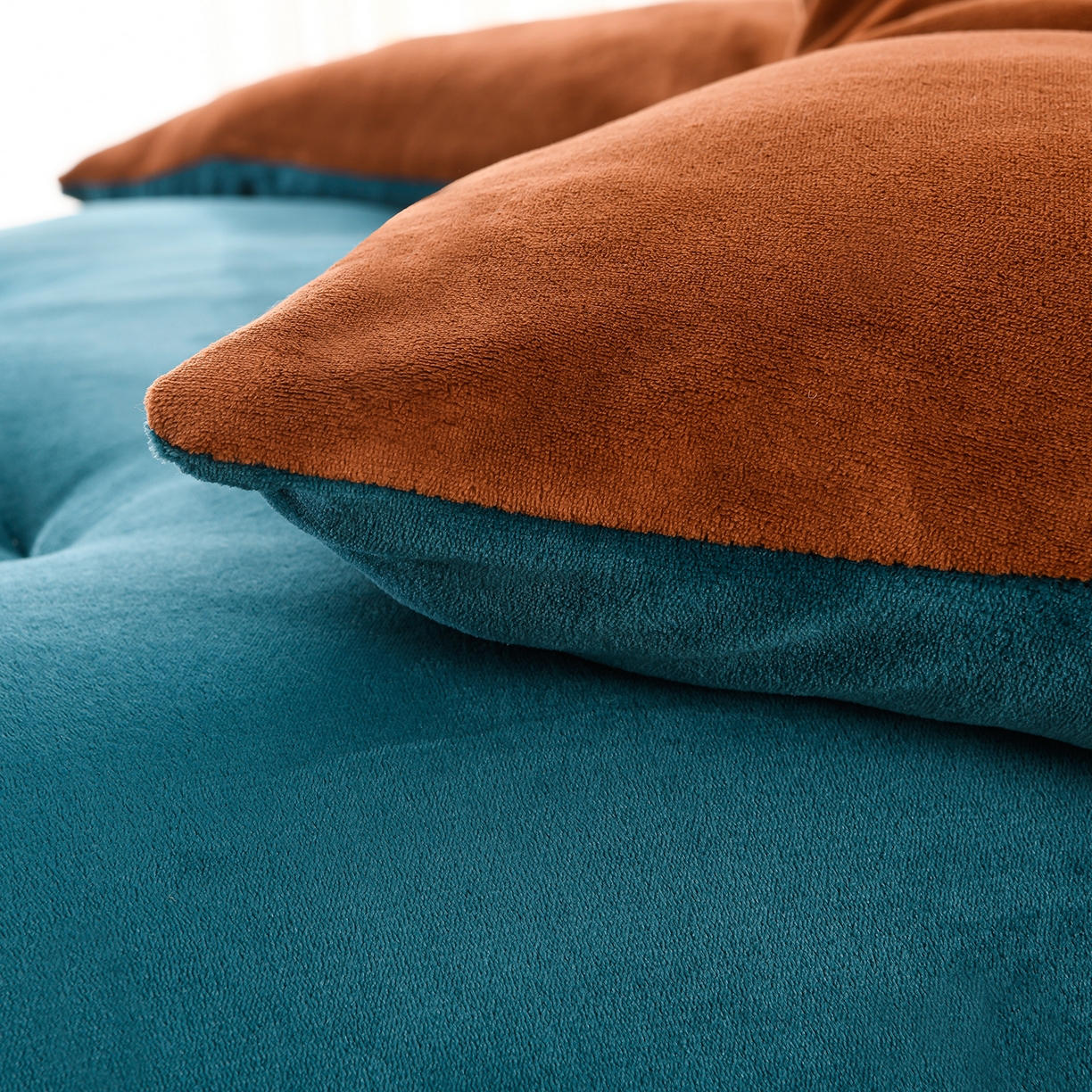 91家纺网 家纺一手货源 找家纺 锦逸家居 2025新款亲肤舒适牛奶绒羽丝棉冬被被子被芯 墨绿+深棕