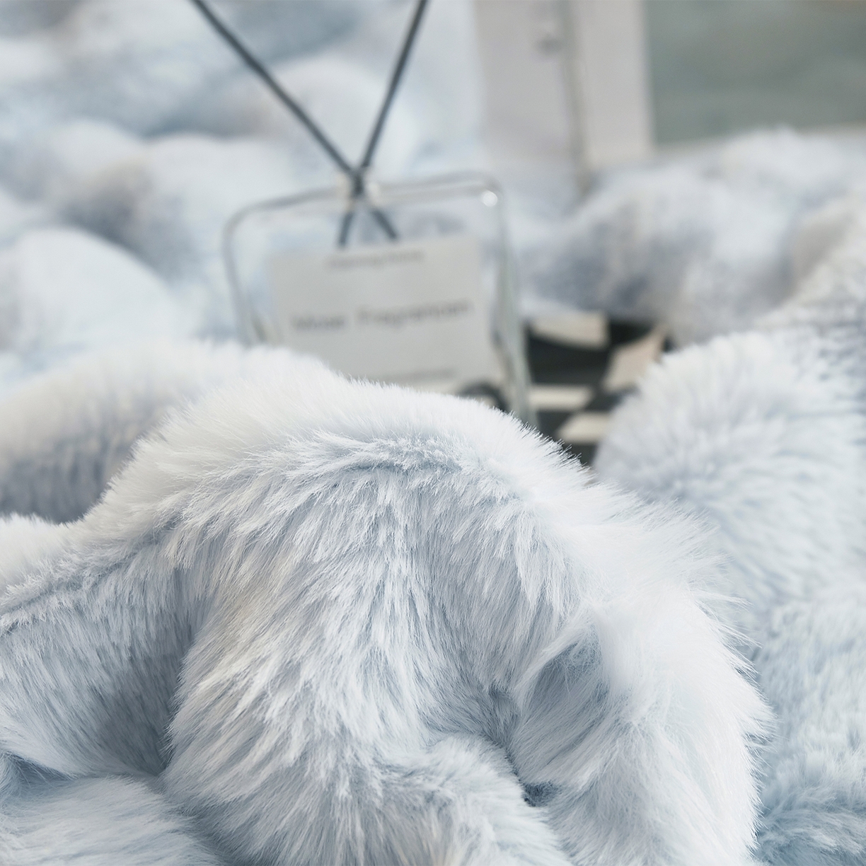 91家纺网 家纺一手货源 找家纺 悦织湾家纺 2025新款轻奢纯色托斯卡纳兔毛绒大泡泡绒毛毯双面都是兔毛高密高克重可供跨境外贸出口 托斯-淡雅蓝