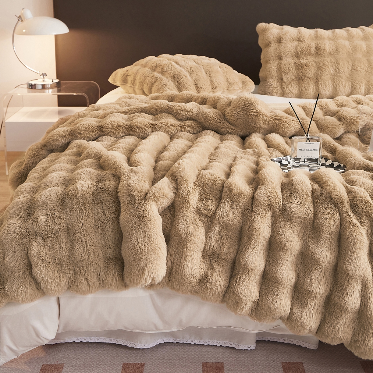 91家纺网 家纺一手货源 找家纺 悦织湾家纺 2025新款轻奢纯色托斯卡纳兔毛绒大泡泡绒毛毯双面都是兔毛高密高克重可供跨境外贸出口 托斯-高雅棕色