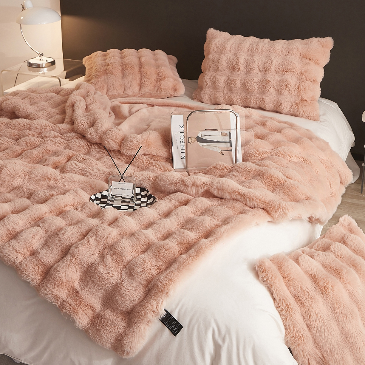 91家纺网 家纺一手货源 找家纺 悦织湾家纺 2025新款轻奢纯色托斯卡纳兔毛绒大泡泡绒毛毯双面都是兔毛高密高克重可供跨境外贸出口 托斯-清新玉粉