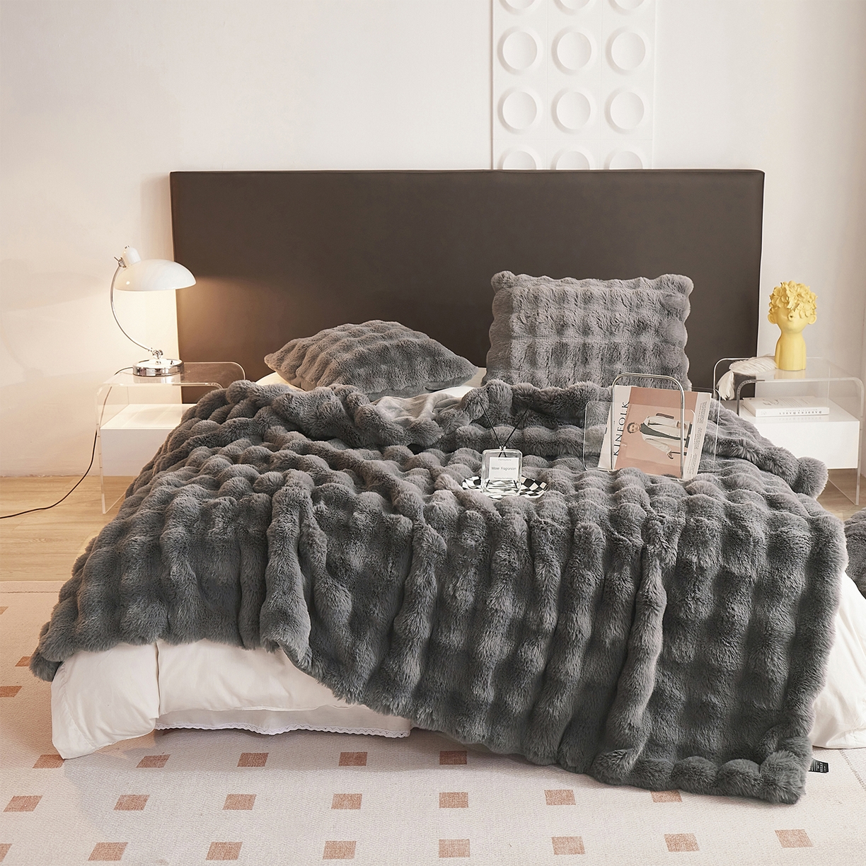 91家纺网 家纺一手货源 找家纺 悦织湾家纺 2025新款轻奢纯色托斯卡纳兔毛绒大泡泡绒毛毯双面都是兔毛高密高克重可供跨境外贸出口 托斯-韵味灰