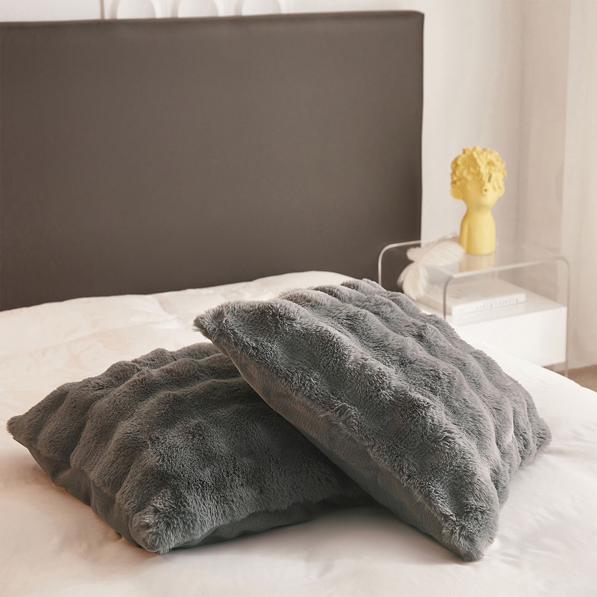 91家纺网 家纺一手货源 找家纺 悦织湾家纺 2025新款轻奢纯色托斯卡纳兔毛绒大泡泡绒毛毯双面都是兔毛高密高克重可供跨境外贸出口 托斯-韵味灰