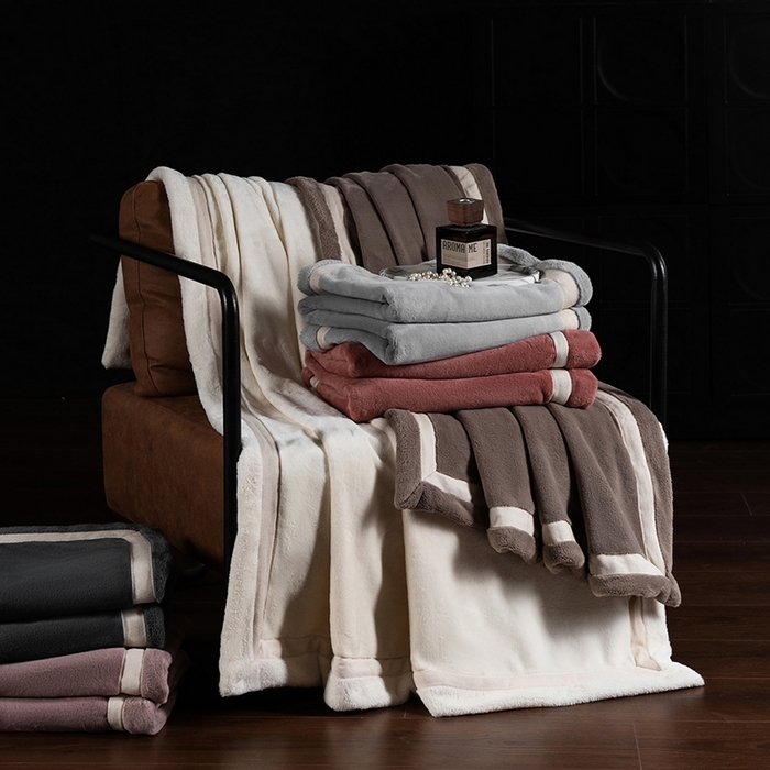91家纺网 家纺一手货源 找家纺 网客家纺 2025新款7A抗菌抗静电舒适百搭毛绒毯 组合图仅供参考