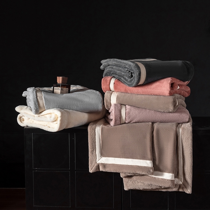 91家纺网 家纺一手货源 找家纺 网客家纺 2025新款7A抗菌抗静电舒适百搭毛绒毯 组合图仅供参考