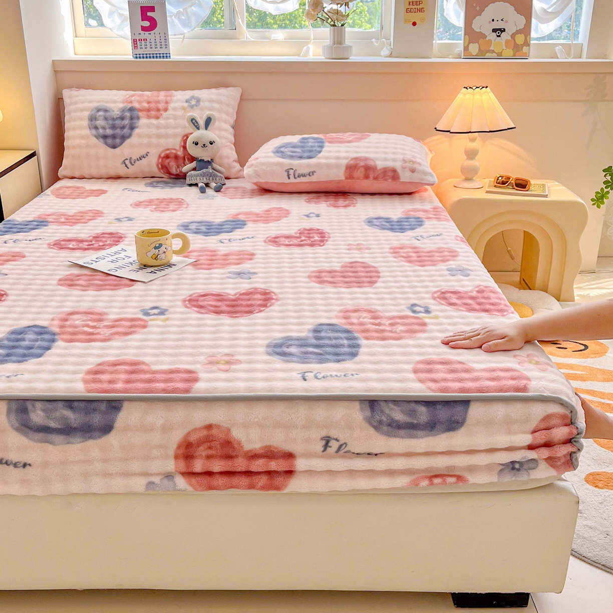 91家纺网 家纺一手货源 找家纺 慕梵家居 2025新款泡泡绒床笠泡泡兔绒床罩外贸可以定做尺寸单品床笠单件床笠 爱心物语