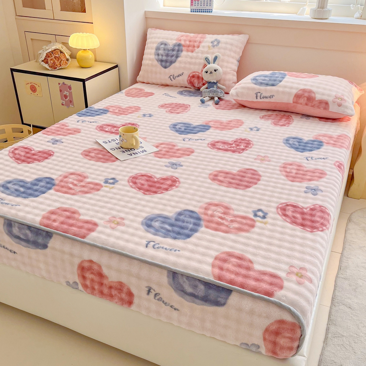 91家纺网 家纺一手货源 找家纺 慕梵家居 2025新款泡泡绒床笠泡泡兔绒床罩外贸可以定做尺寸单品床笠单件床笠 爱心物语