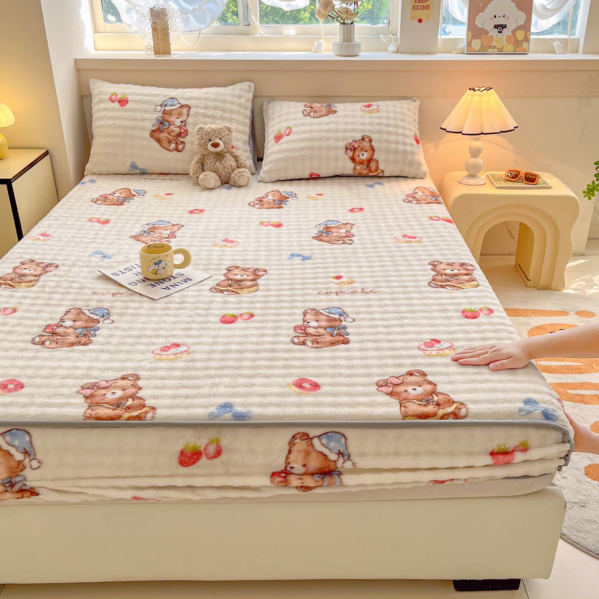 91家纺网 家纺一手货源 找家纺 慕梵家居 2025新款泡泡绒床笠泡泡兔绒床罩外贸可以定做尺寸单品床笠单件床笠 抱抱熊