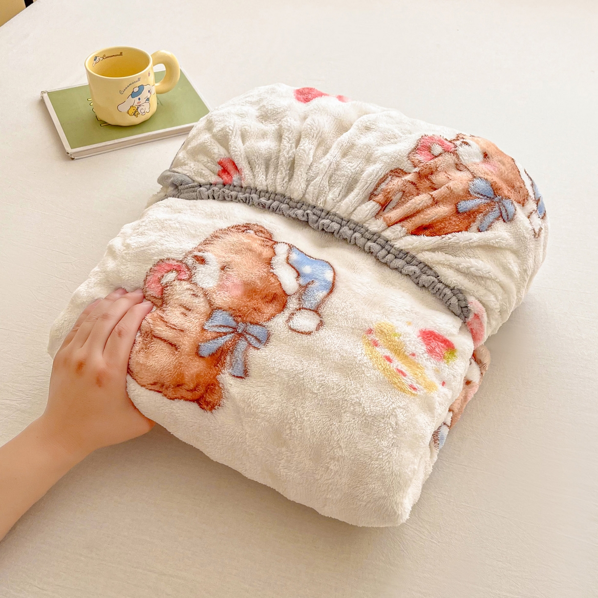 91家纺网 家纺一手货源 找家纺 慕梵家居 2025新款泡泡绒床笠泡泡兔绒床罩外贸可以定做尺寸单品床笠单件床笠 抱抱熊