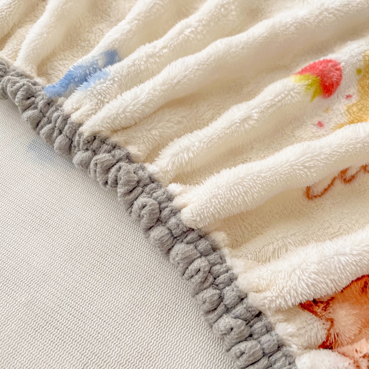 91家纺网 家纺一手货源 找家纺 慕梵家居 2025新款泡泡绒床笠泡泡兔绒床罩外贸可以定做尺寸单品床笠单件床笠 抱抱熊