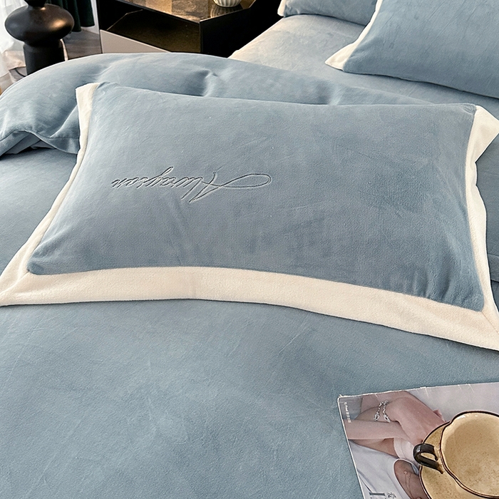 91家纺网 家纺一手货源 找家纺 （总）梓之赫 2025新款全消光雕花绒牛奶绒刺绣四件套-香颂