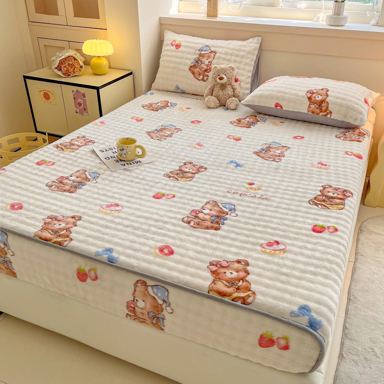 91家纺网 家纺一手货源 找家纺 慕梵家居 2025新款泡泡绒床笠泡泡兔绒床罩外贸可以定做尺寸单品床笠单件床笠 抱抱熊