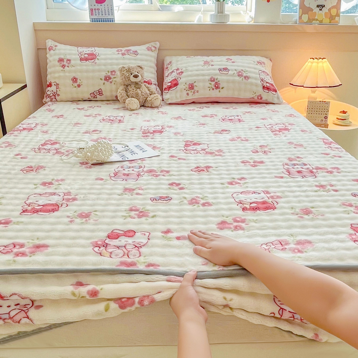 91家纺网 家纺一手货源 找家纺 慕梵家居 2025新款泡泡绒床笠泡泡兔绒床罩外贸可以定做尺寸单品床笠单件床笠 凯特猫