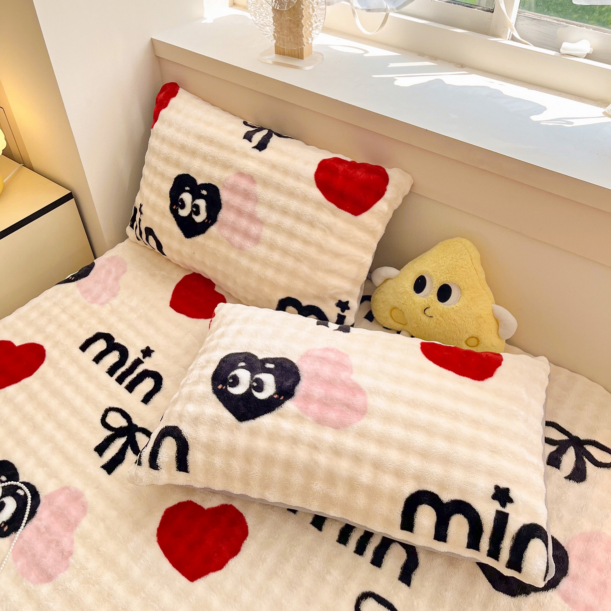 91家纺网 家纺一手货源 找家纺 慕梵家居 2025新款泡泡绒床笠泡泡兔绒床罩外贸可以定做尺寸单品床笠单件床笠 迷你爱心