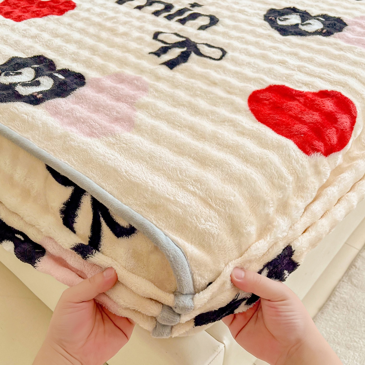 91家纺网 家纺一手货源 找家纺 慕梵家居 2025新款泡泡绒床笠泡泡兔绒床罩外贸可以定做尺寸单品床笠单件床笠 迷你爱心