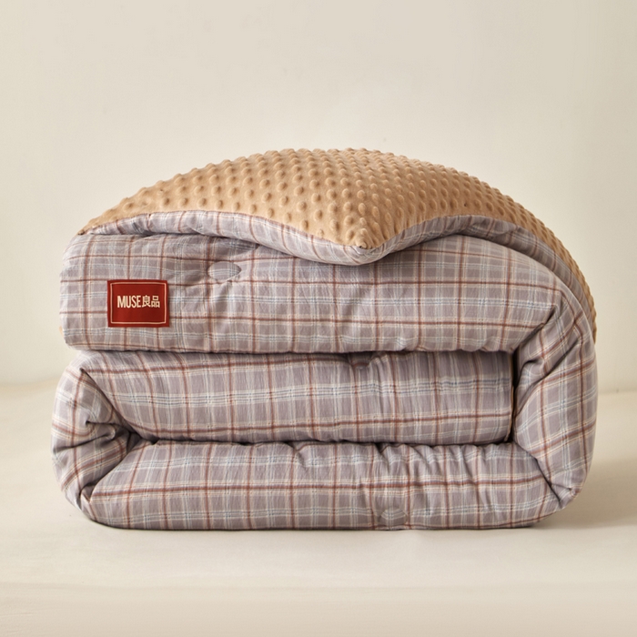 91家纺网 家纺一手货源 找家纺 （总）玛德琳 2025新款美拉德条格抗菌豆豆绒抗菌被被子被芯