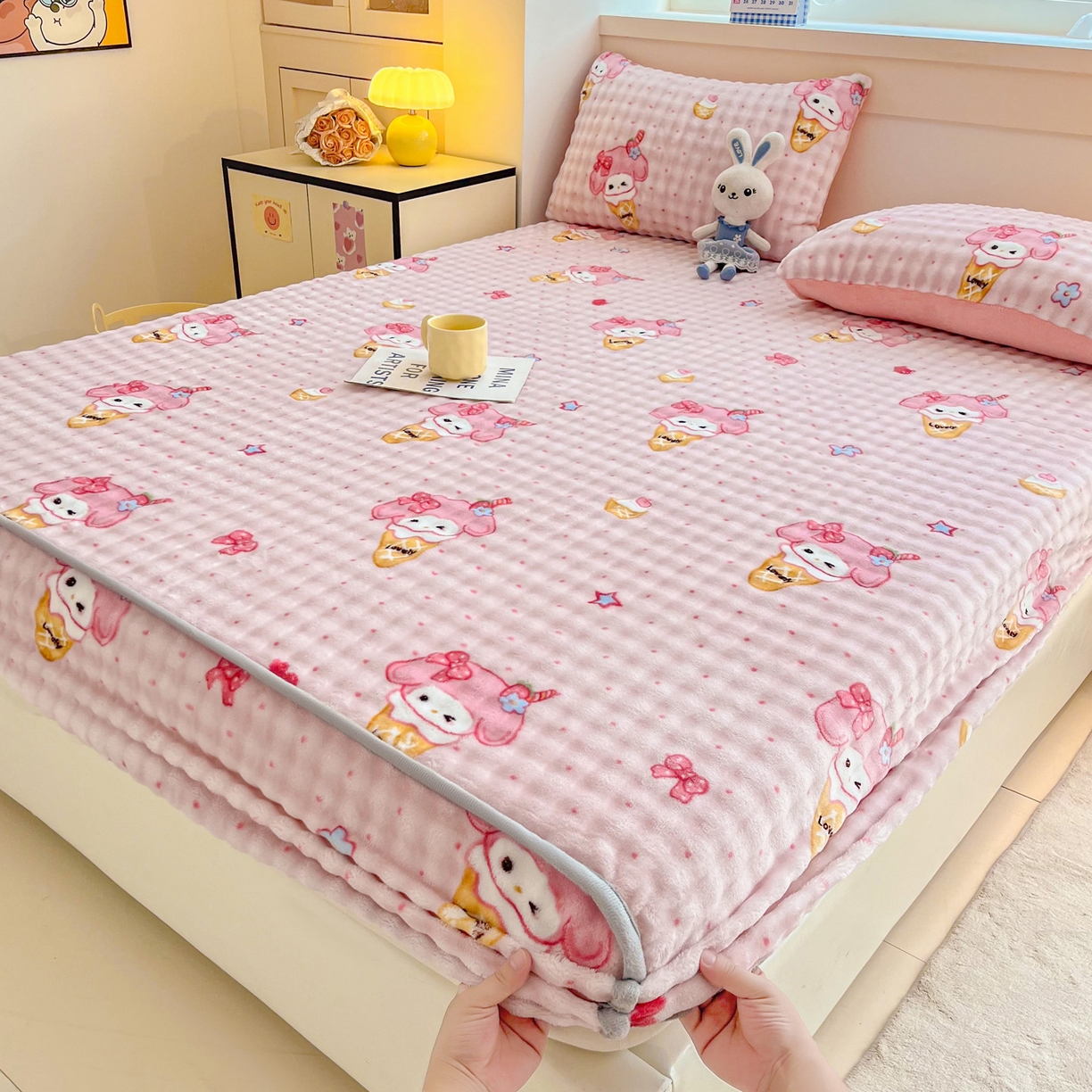 91家纺网 家纺一手货源 找家纺 慕梵家居 2025新款泡泡绒床笠泡泡兔绒床罩外贸可以定做尺寸单品床笠单件床笠 甜筒女孩