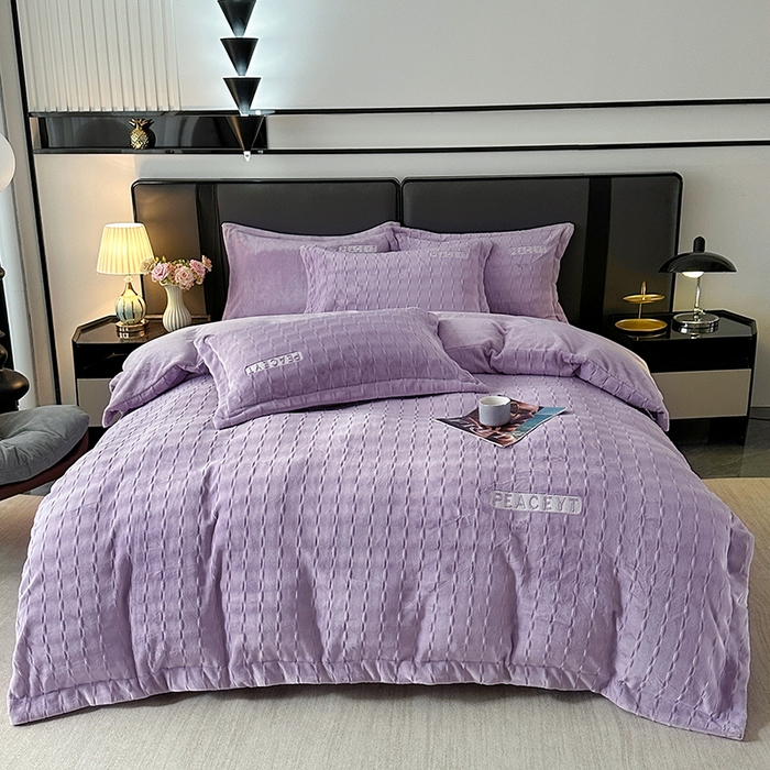 （总）梓之赫 2025新款全消光雕花绒牛奶绒刺绣四件套-甜梦