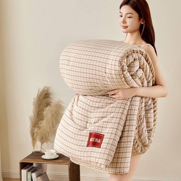 91家纺网 家纺一手货源 找家纺 玛德琳 2025新款美拉德条格抗菌豆豆绒抗菌被被子被芯 美拉德-浅咖