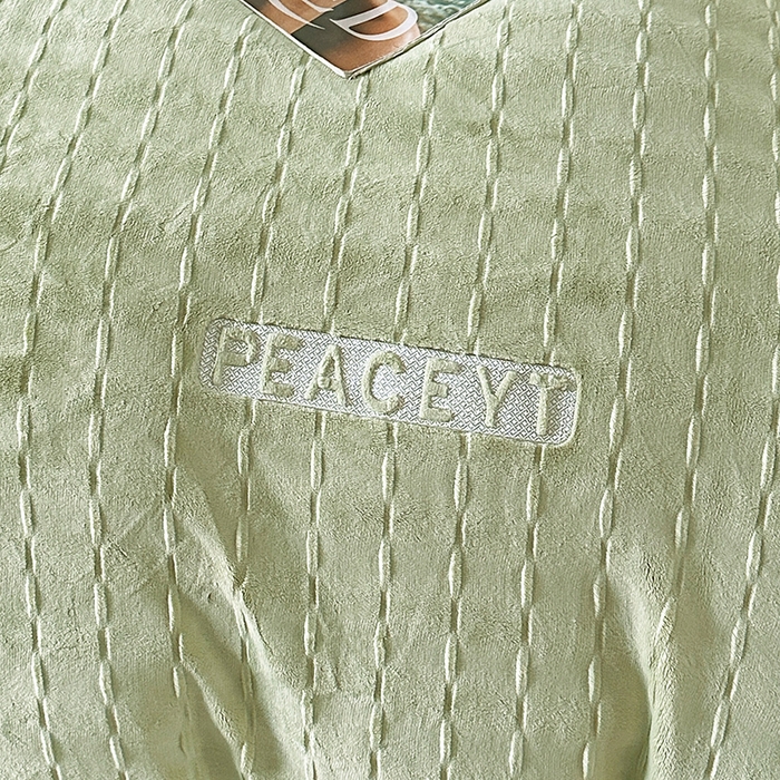 91家纺网 家纺一手货源 找家纺 梓之赫 2025新款全消光雕花绒牛奶绒刺绣四件套-甜梦 甜梦-豆绿