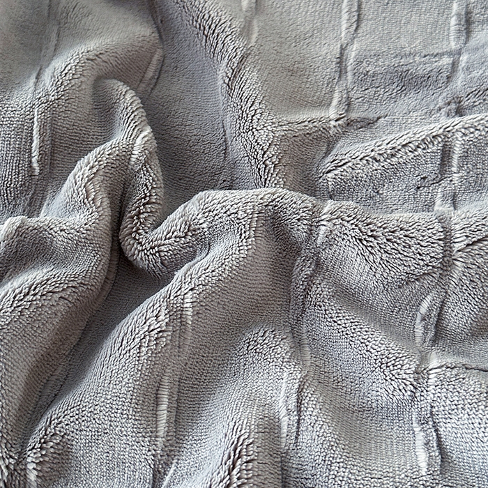 91家纺网 家纺一手货源 找家纺 梓之赫 2025新款全消光雕花绒牛奶绒刺绣四件套-甜梦 甜梦-灰色