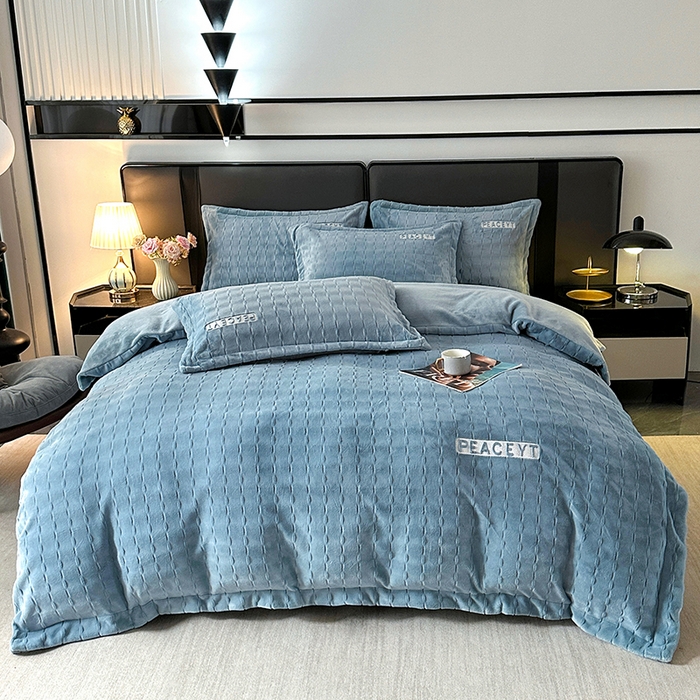 梓之赫 2025新款全消光雕花绒牛奶绒刺绣四件套-甜梦 甜梦-蓝色