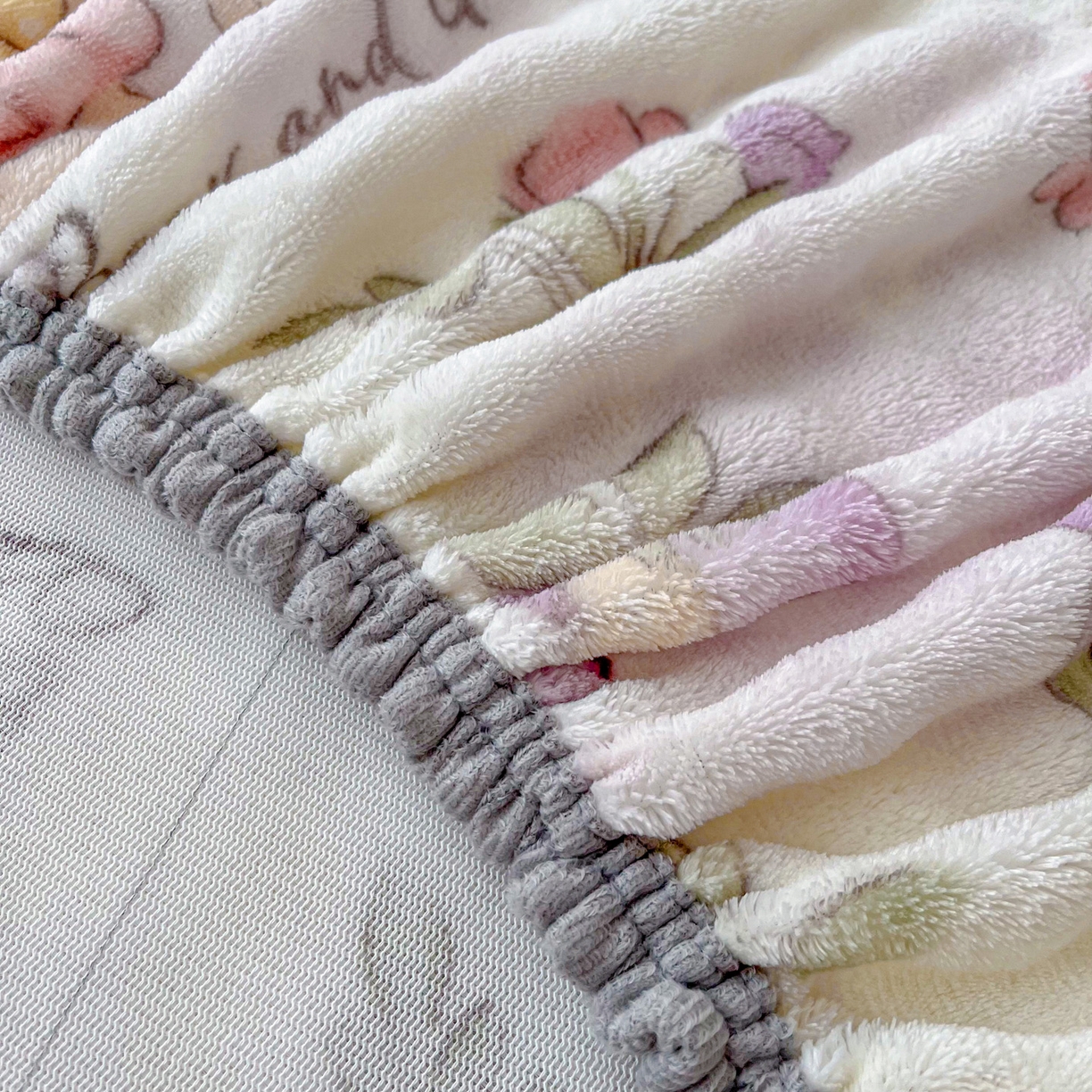 91家纺网 家纺一手货源 找家纺 慕梵家居 2025新款泡泡绒床笠泡泡兔绒床罩外贸可以定做尺寸单品床笠单件床笠 小熊乐园