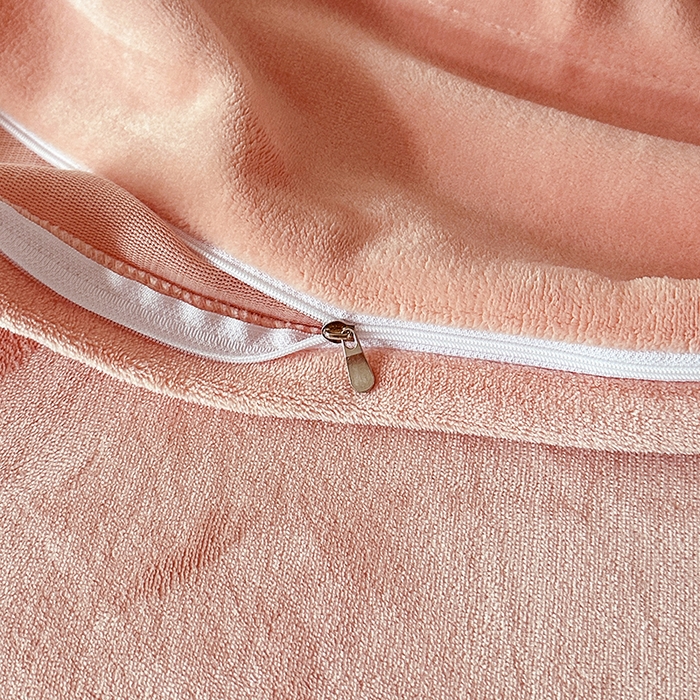 91家纺网 家纺一手货源 找家纺 梓之赫 2025新款全消光雕花绒牛奶绒刺绣四件套-甜梦 甜梦-玉色